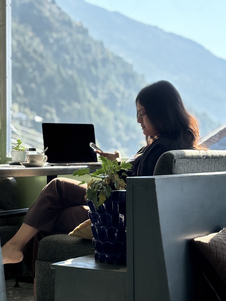 A quiet café overlooking the mountains in Dharamshala