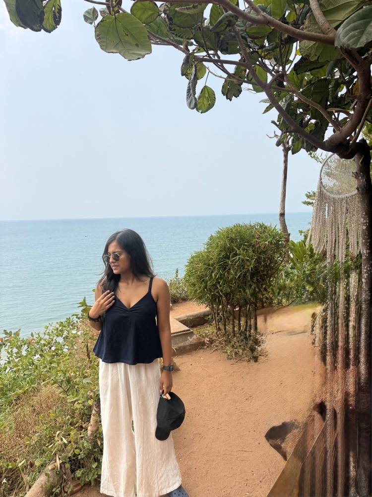 Madhumita travelling in Varkala