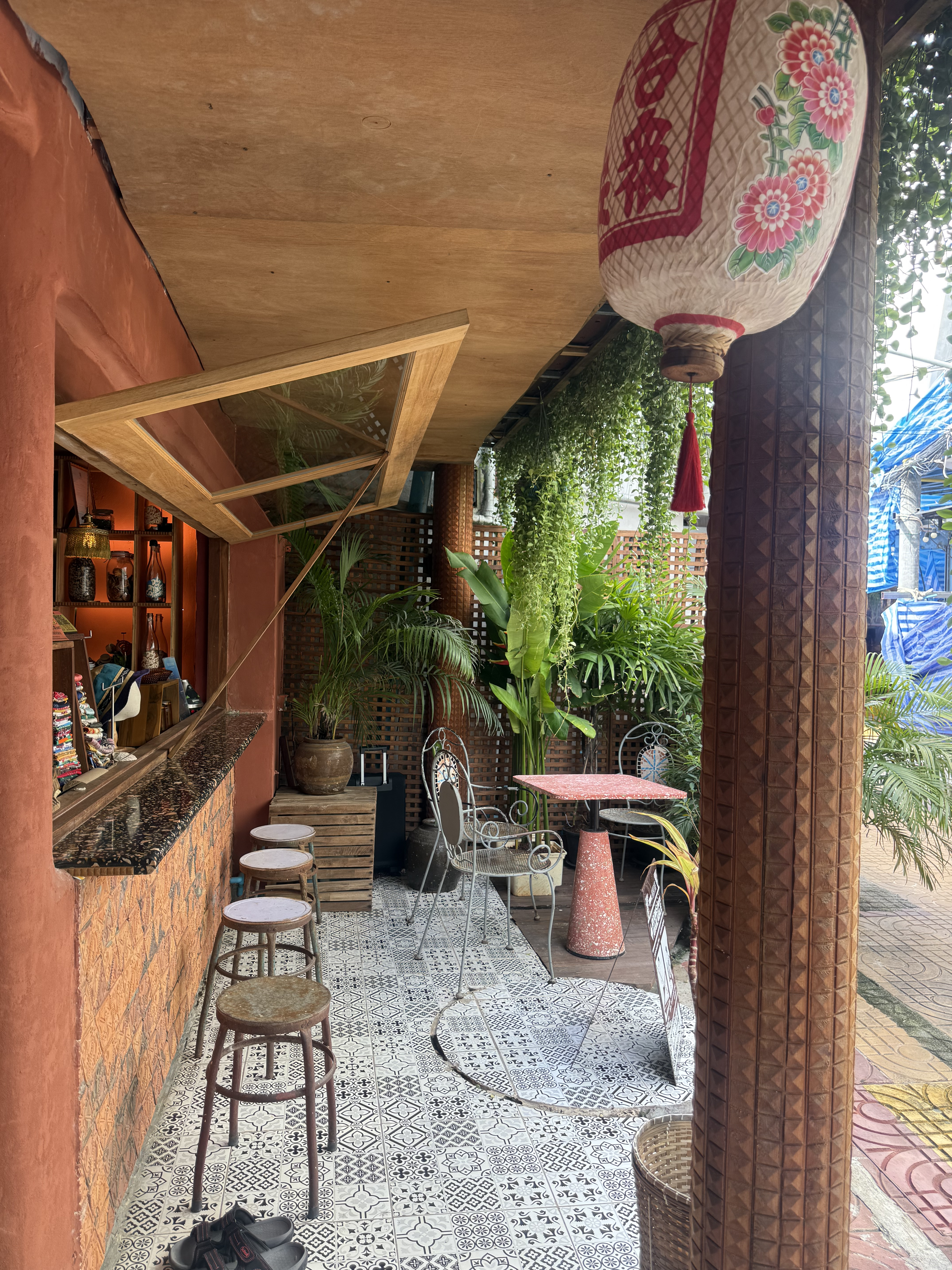 Iconic tuk-tuk ride